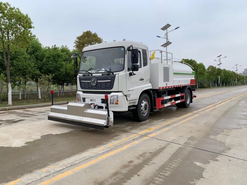 東風天錦   路面養(yǎng)護車